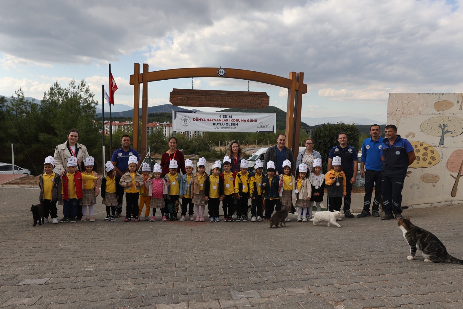 Minik Yürekler Can Dostlarla Buluştu (1)