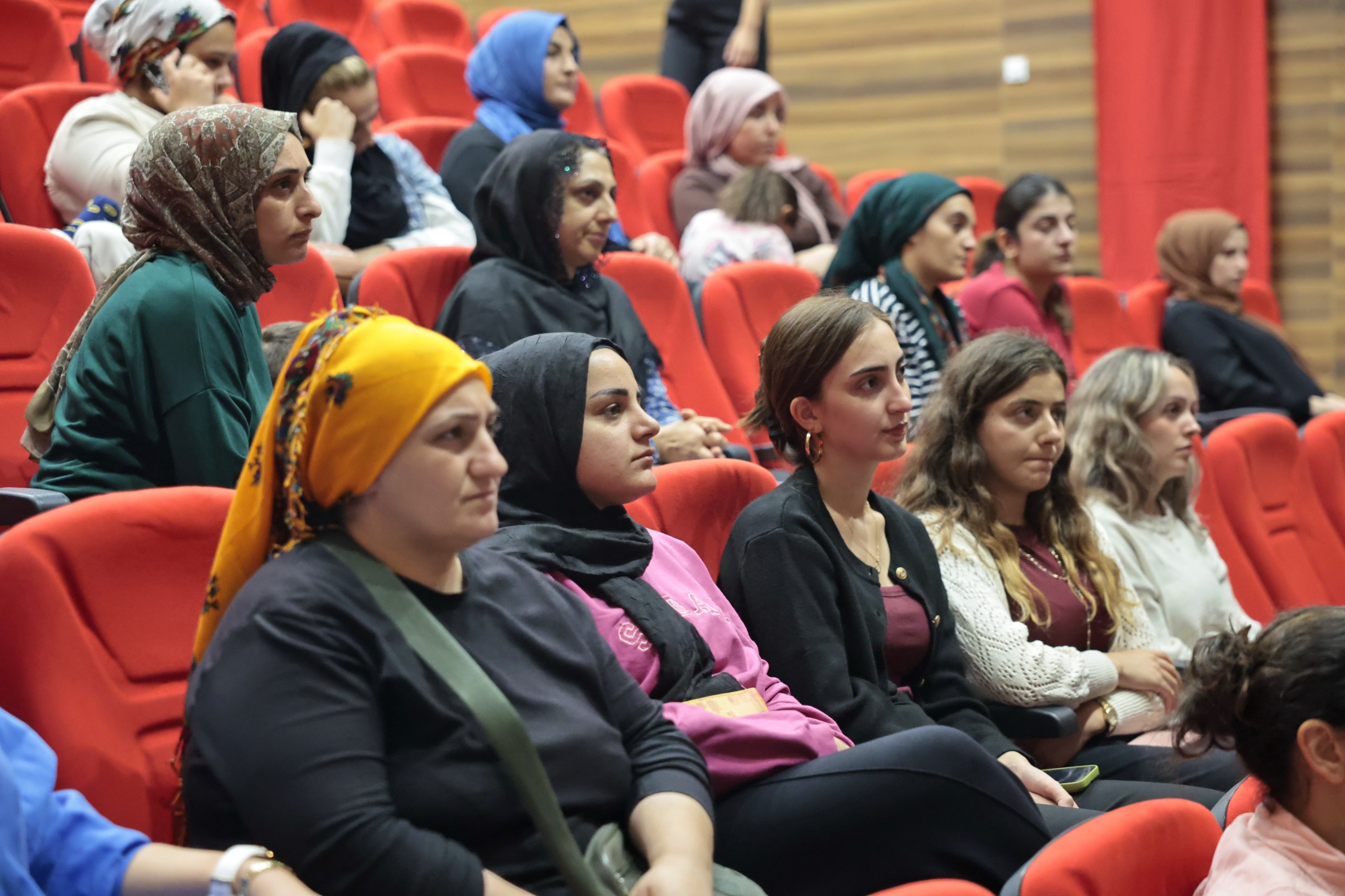 ‘Mutlu Çocuklar’ın Anneleri Seminere Katıldı (6)