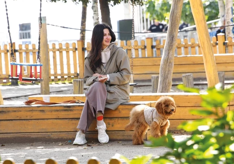 Nesrin Cavadzade-6