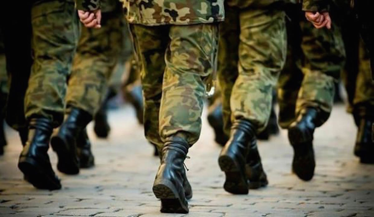 O Ülkeye Zorunluk Askerlik Geliyor!