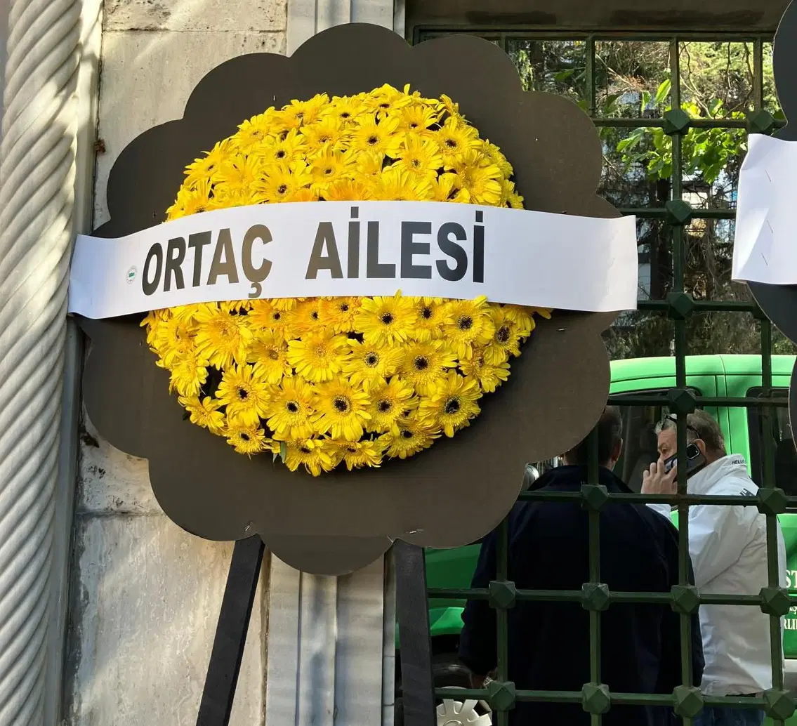 Ortaç Ailesi Çelenk