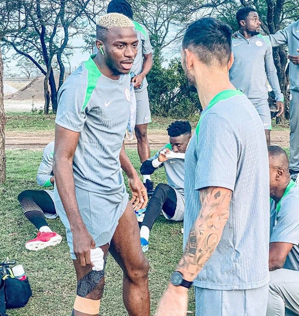 Osimhen Bandajlı Fotoğraf