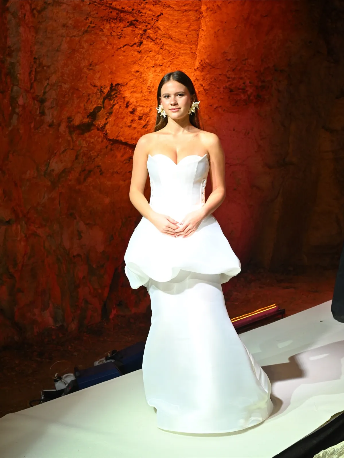 Pınar Altuğ'un Kızısu Mankenlik Yaptı!