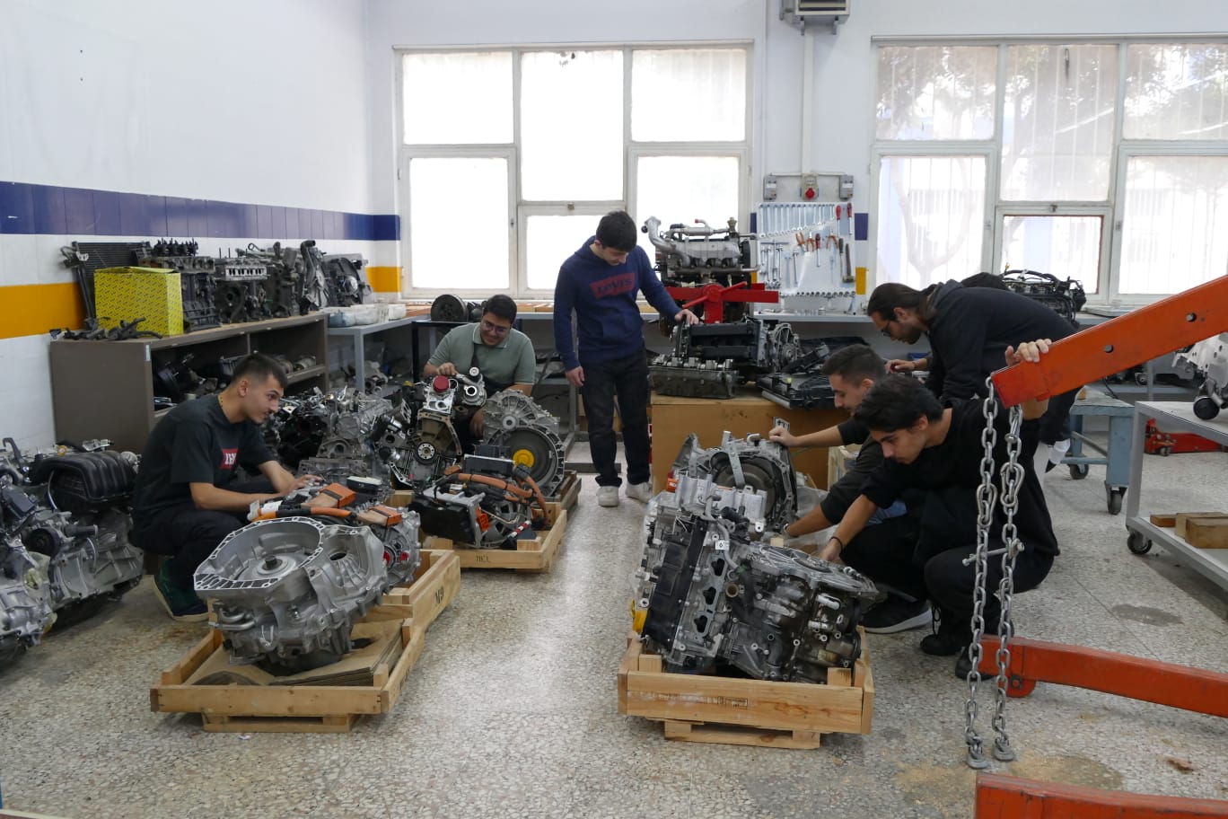 ++Renault Türkiye’den Ege Meslek Yüksekokulu’na Önemli Bağış (3)