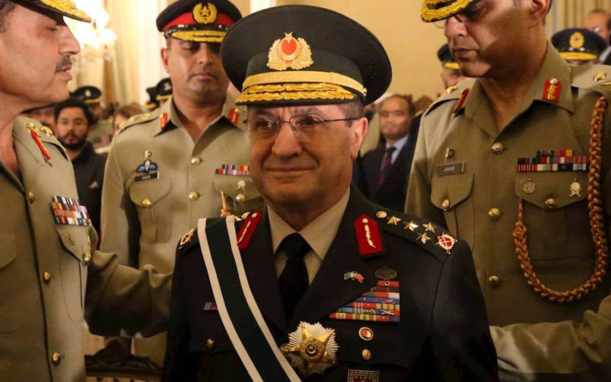 "Yasal yolla hakkını arıyor"