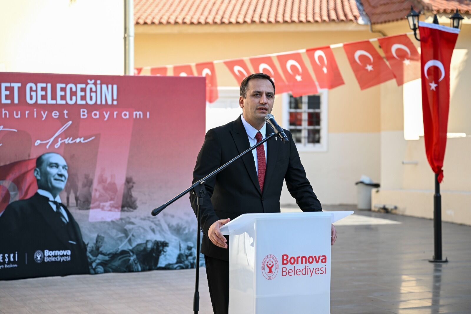 Başkan Eşki'den anlamlı davet: "Cumhuriyet’in ışığı Bornova’da hep yanacak"