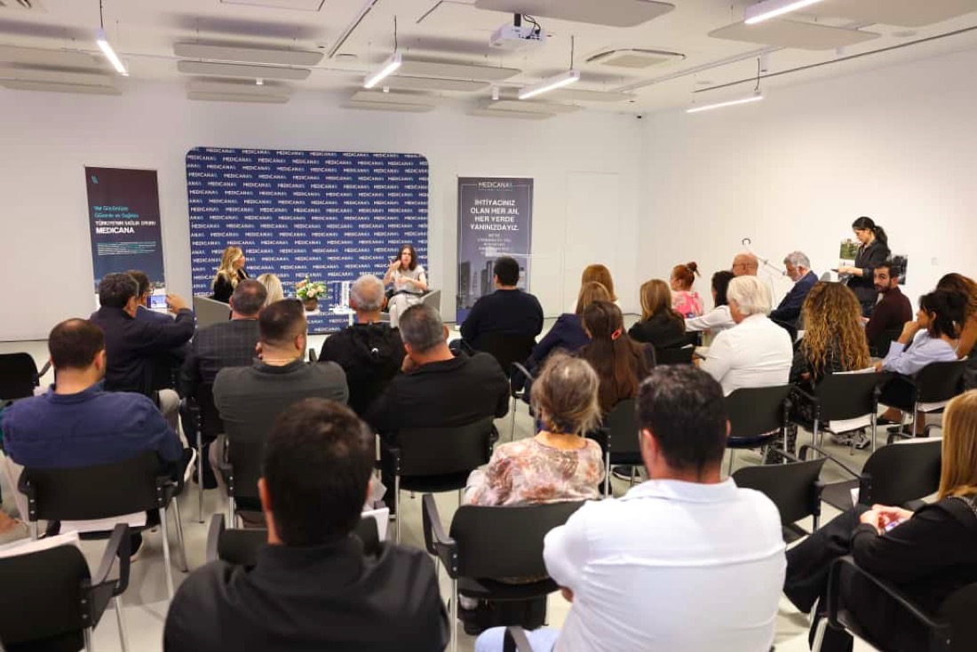 “Sezonun Hikâyesi Çeşme’de Yaz” Söyleşisi Arkas Sanat Alaçatı’da Yapıldıphoto 2025 10 06 12 01 27 2