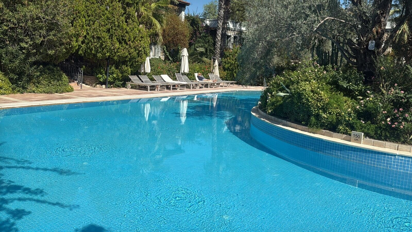 Tasarruf çağrısı tatil köyleri ve özel villalara yöneltildi