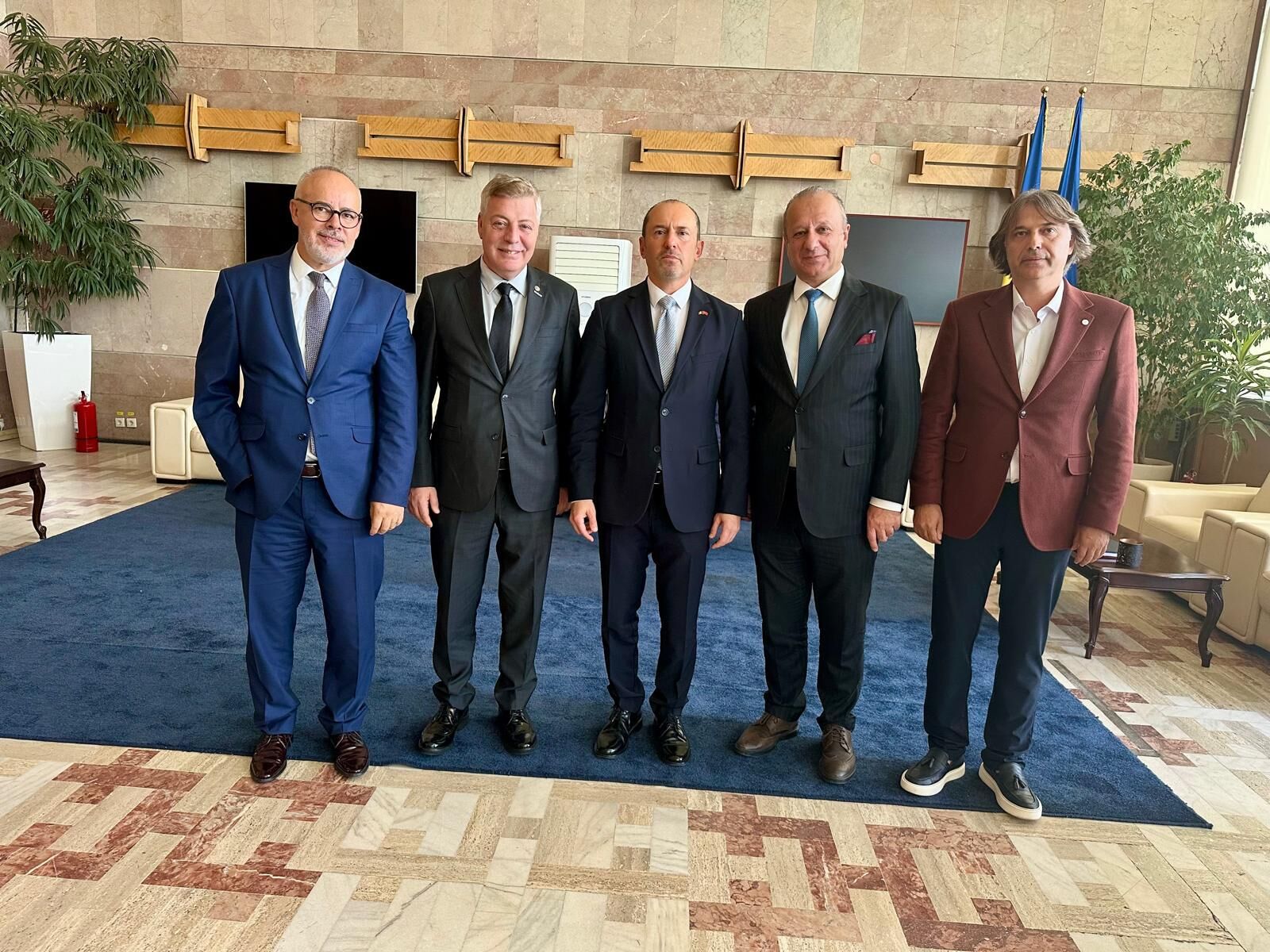 Dostluk köprüleri güçleniyor