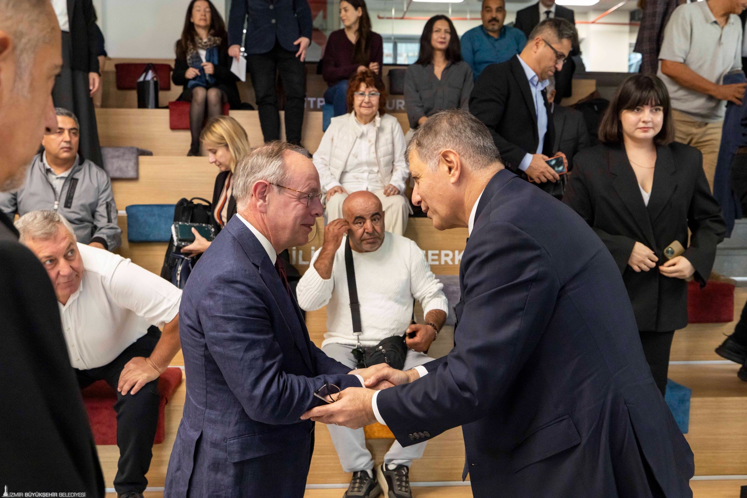 “Kentler farklı ama sorunlar ortak”