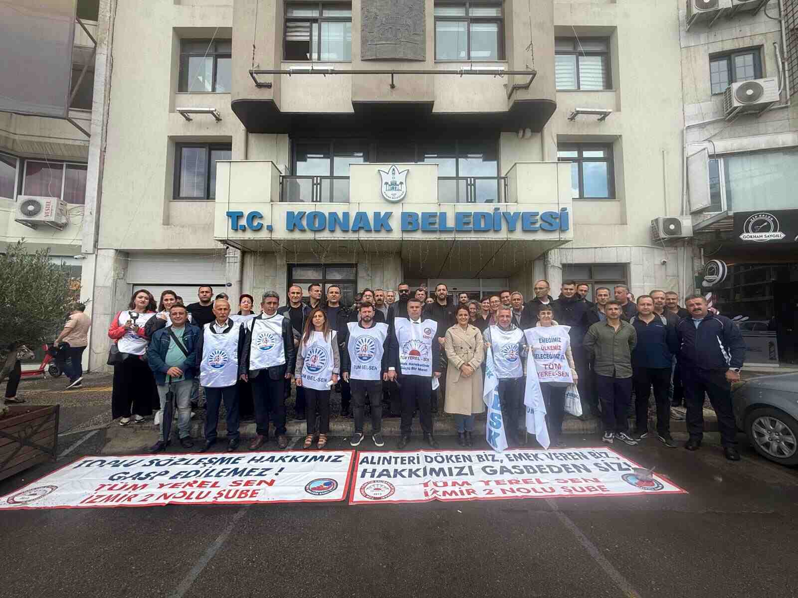 Tüm Yerel Sen üyesi memurlardan tencere tavalı eylem