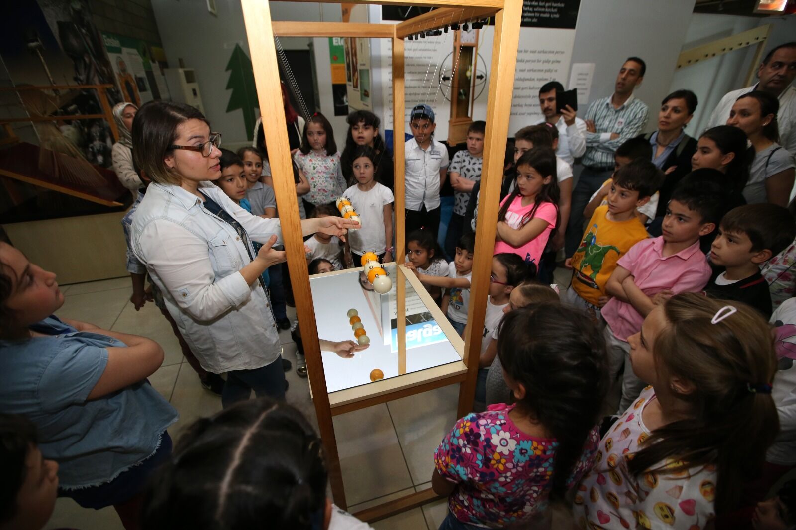 Ü N İ V E R S İ T E