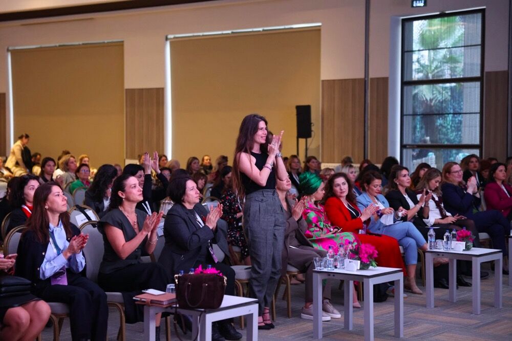 Uluslararası Çeşme Kadın Liderler Zirvesi Başladıuluslararası Çeşme Kadın Liderler Zirvesi Başladıphoto 2025 10 24 15 36 36