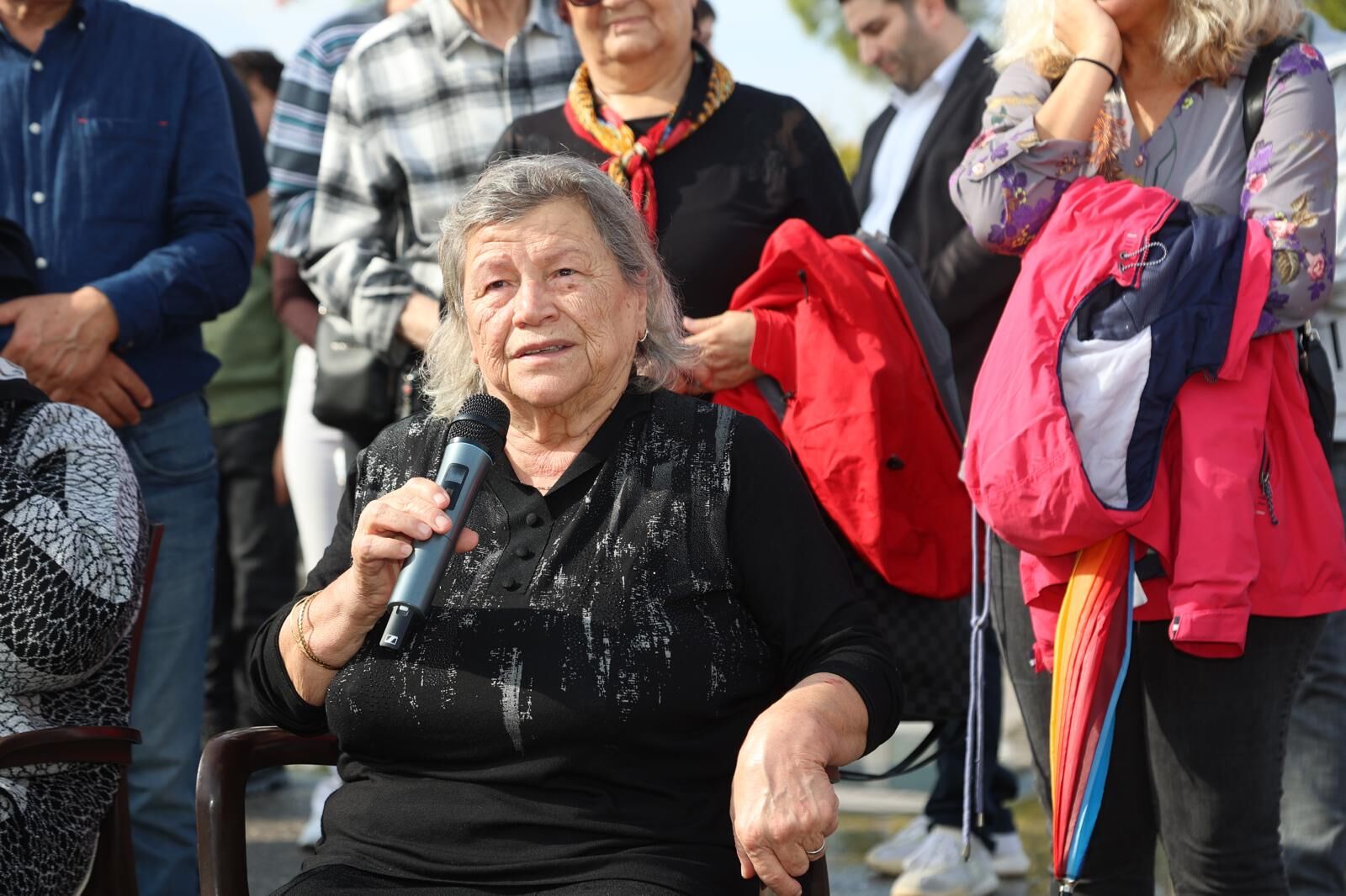 Aileden teşekkür ve anıtın açılışı