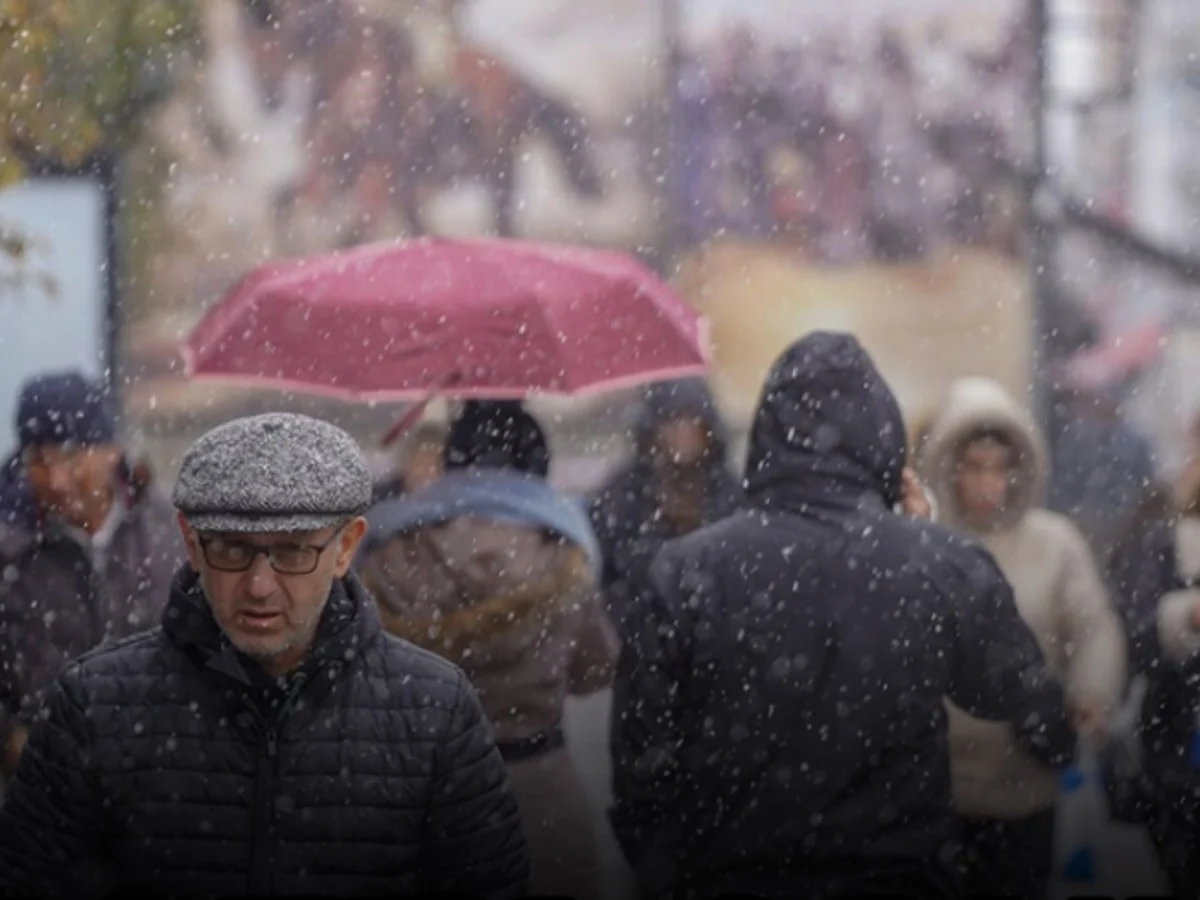 Uzman Isim Saat Vererekuyardı