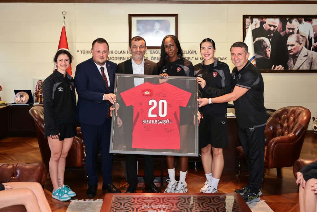 Voleybol Ziyaret (3)