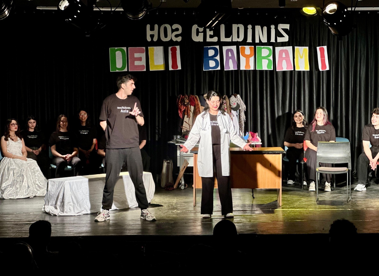 Genç İzmir’den tiyatro keyfi: ‘Deli Bayramı’ 11 Ekim’de!-1