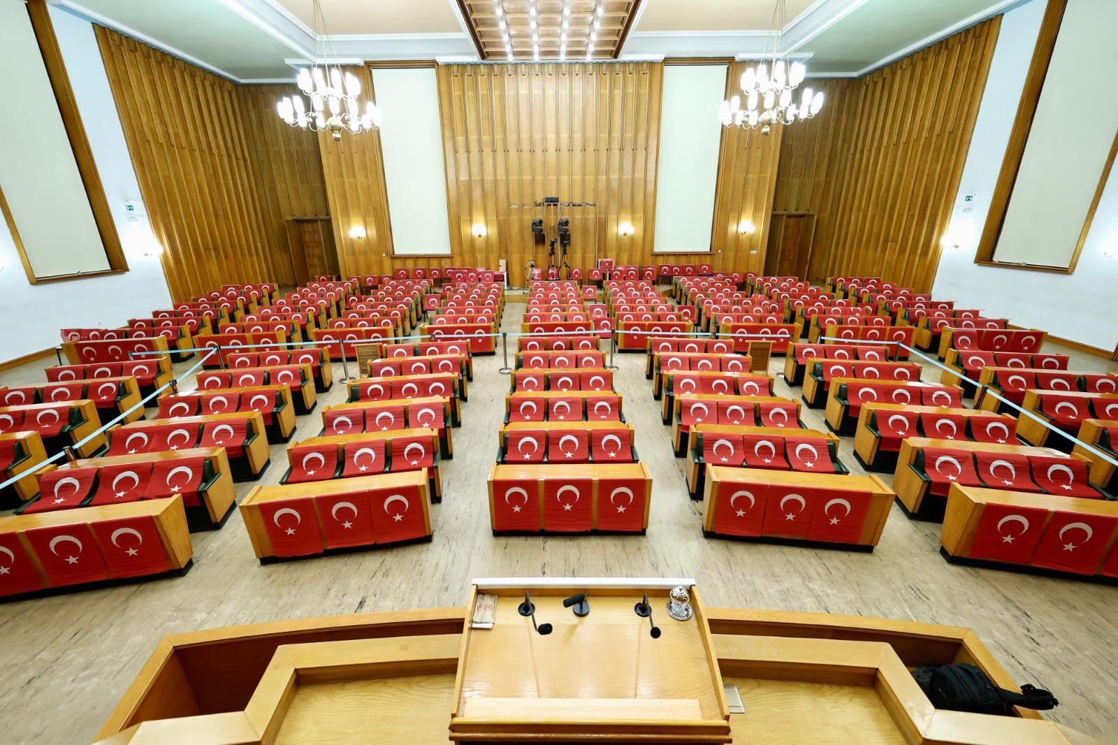 İYİ Parti Grubu’ndan bayraklı tepki