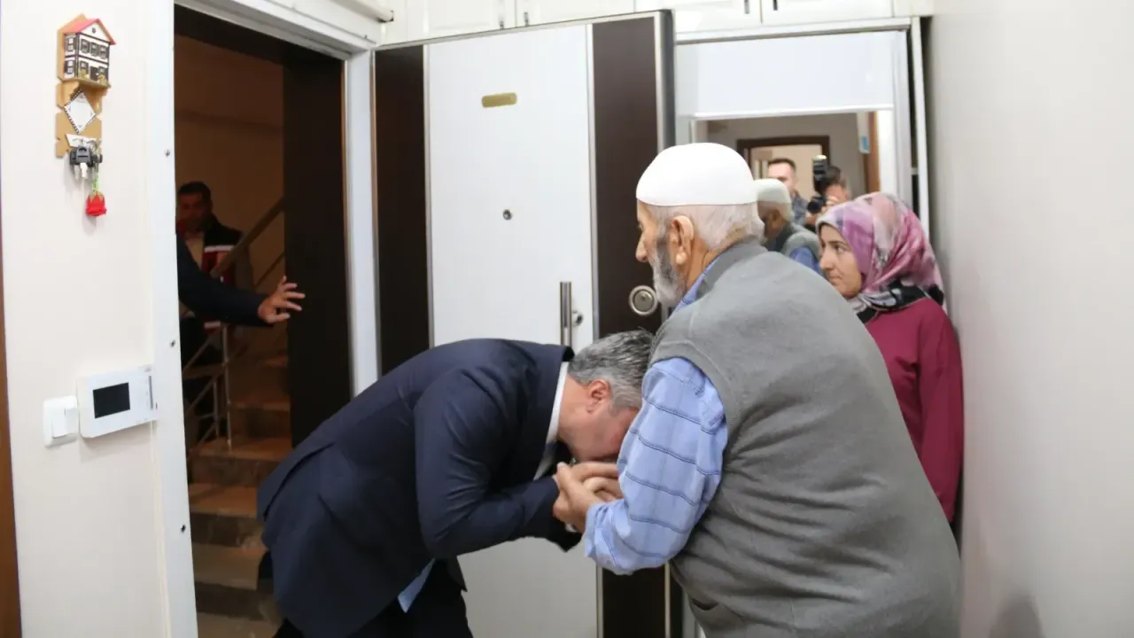 “Şehit ailelerimiz başımızın tacıdır”