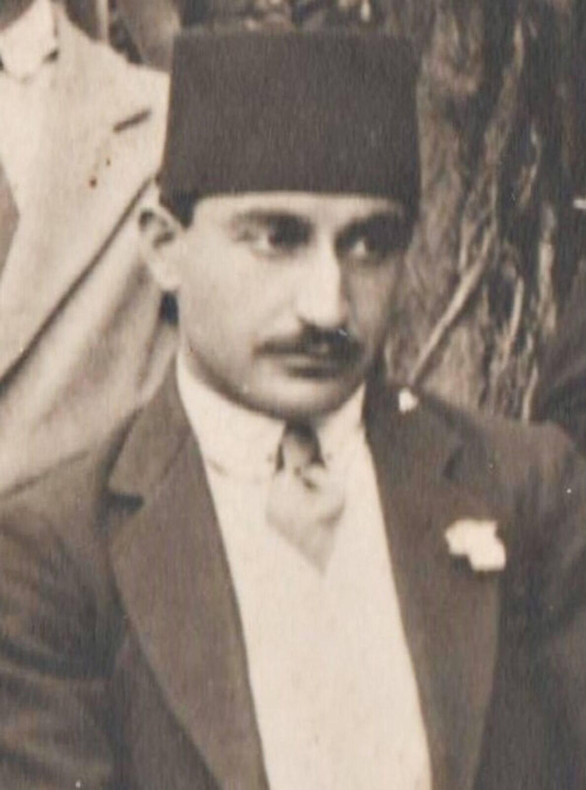 M. Abidin Ege kimdir?