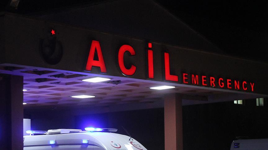 Yaralılar ambulanslarla hastaneye götürüldü