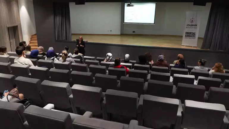 Aileyla Vakitt Geçiren Çocuklarr