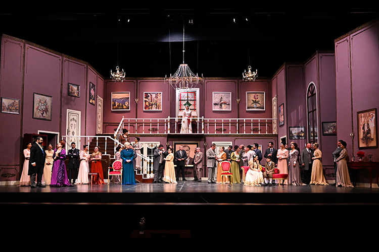 Aşkı Memnu Operası 1