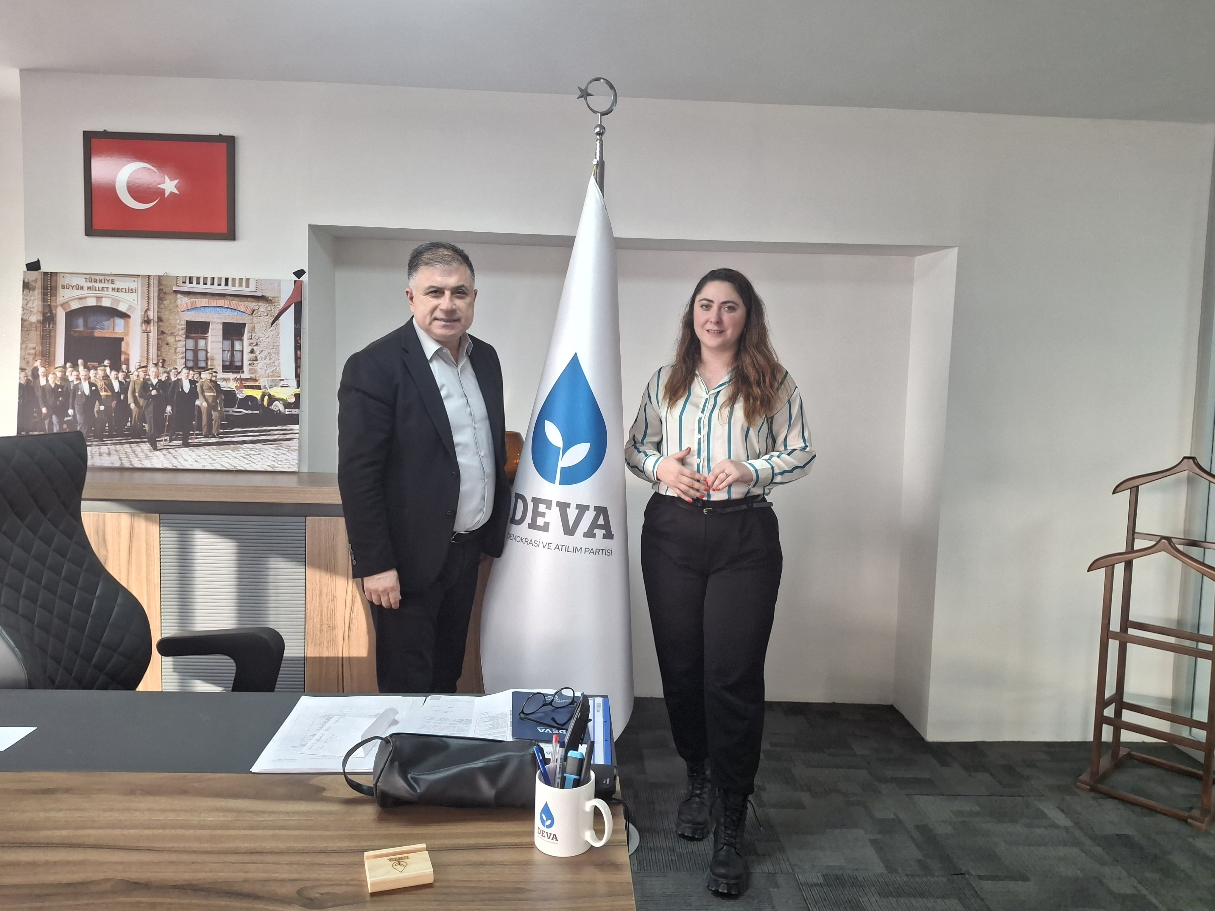 “Her şeyin diploması var, siyasetin yok”