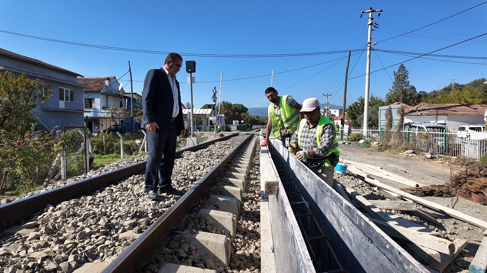 Mahalle sakinlerinden memnuniyet: "Eskiden tren dururdu, şimdi geri geliyor"