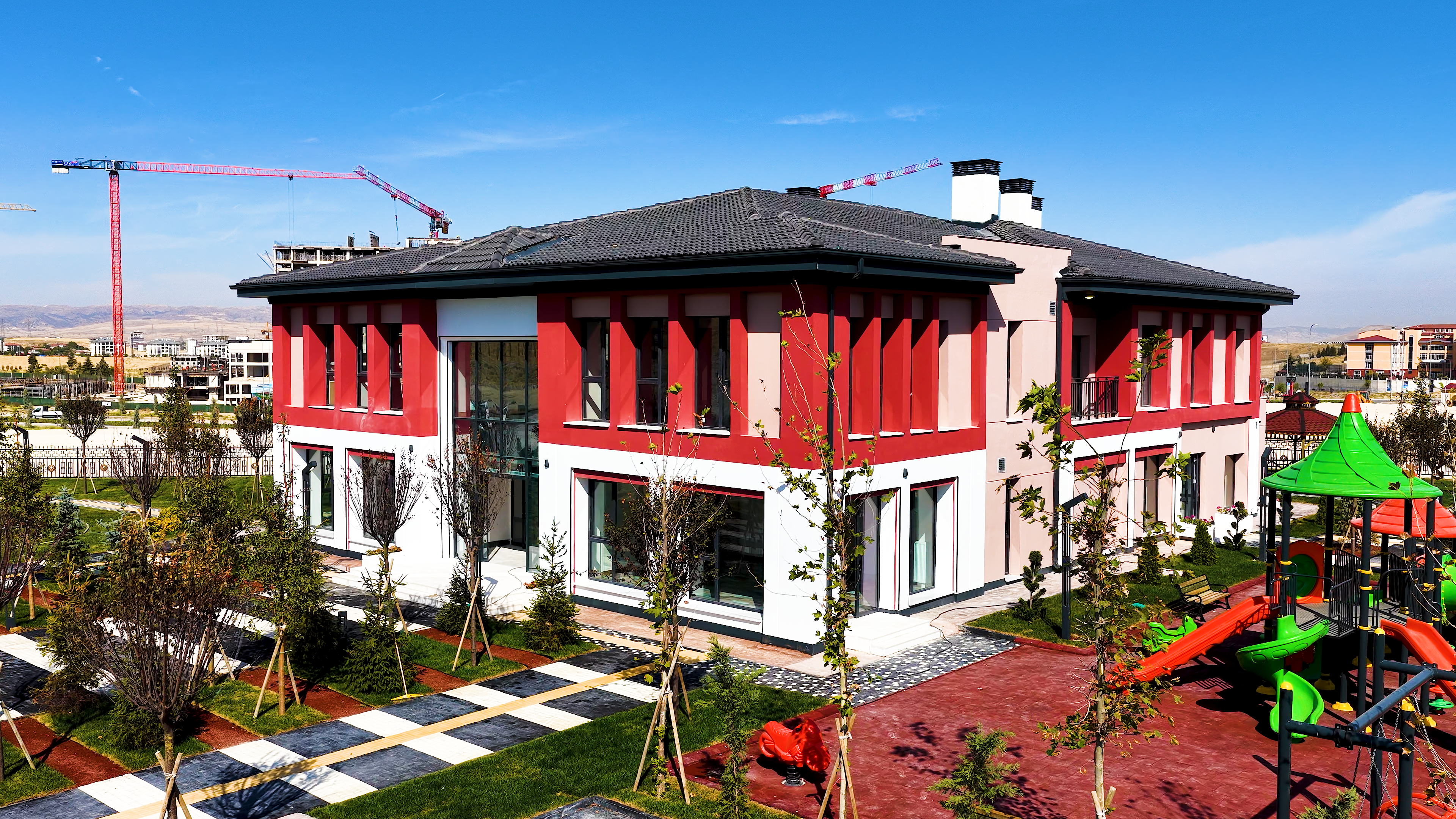 Nişan ve düğün merasimleri için de uygun bir alan