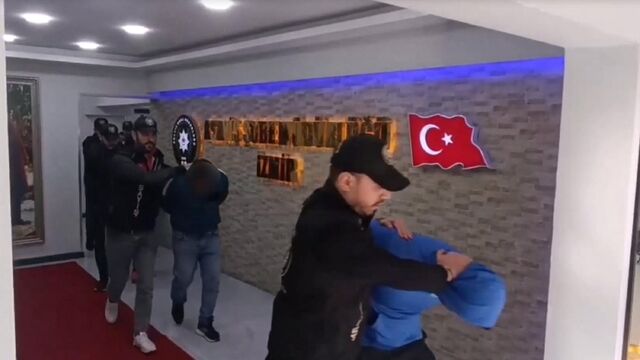 Bayraklı Kavga Anı 2
