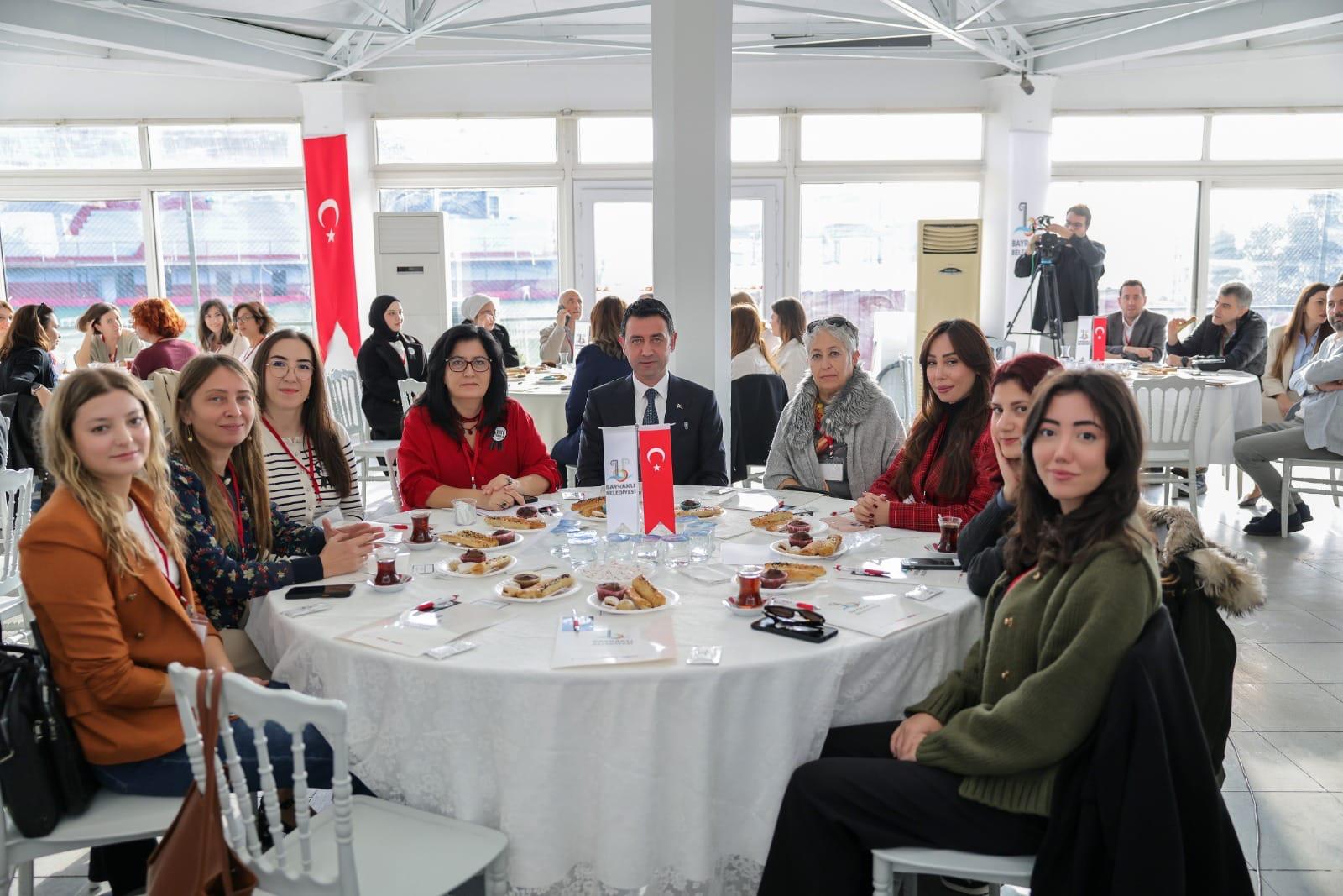 Bayrakli’da Kadina Yöneli̇k Şi̇ddetle Mücadele Çaliştayi (1)