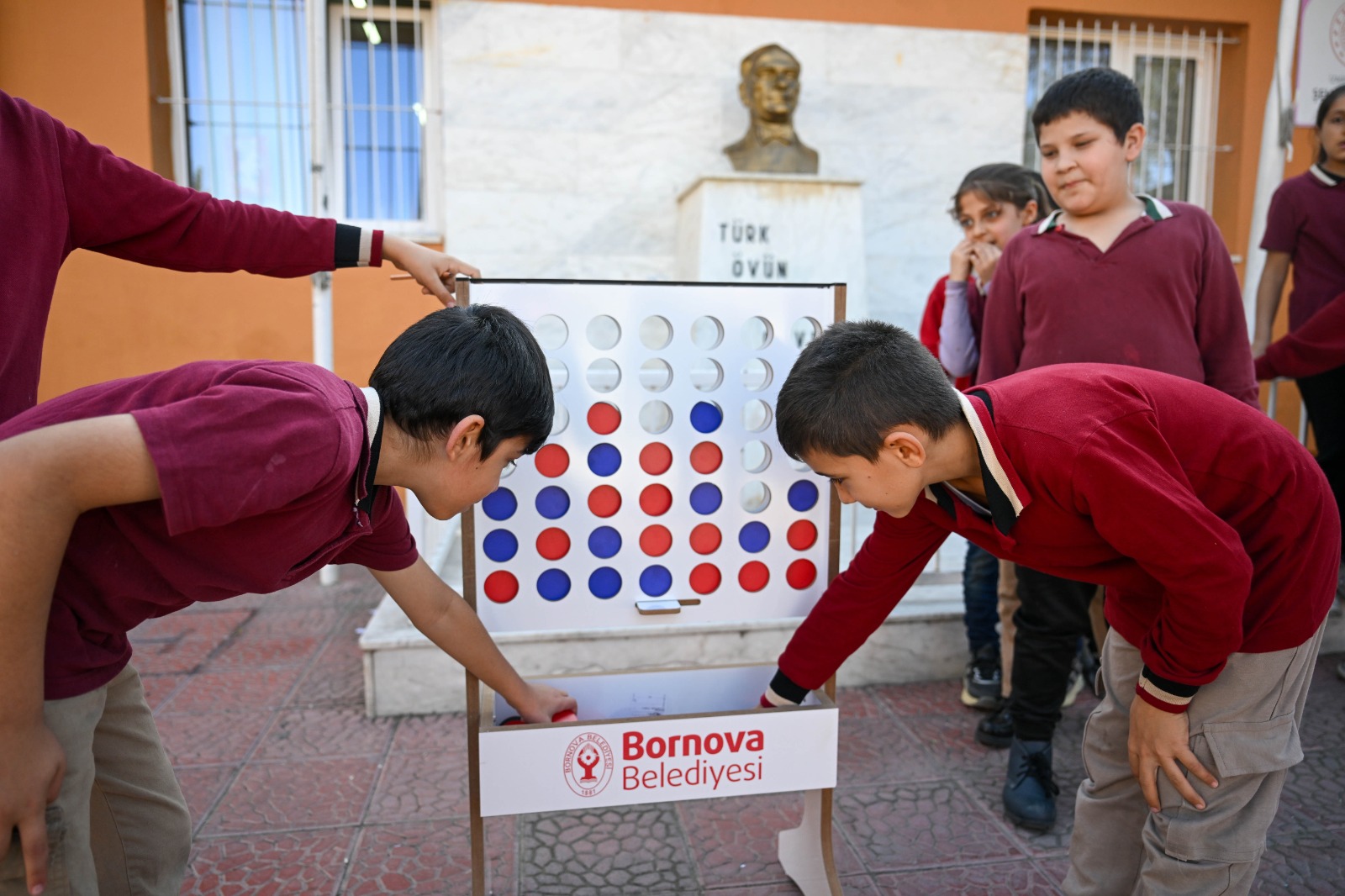 Okullara nitelikli materyal desteği