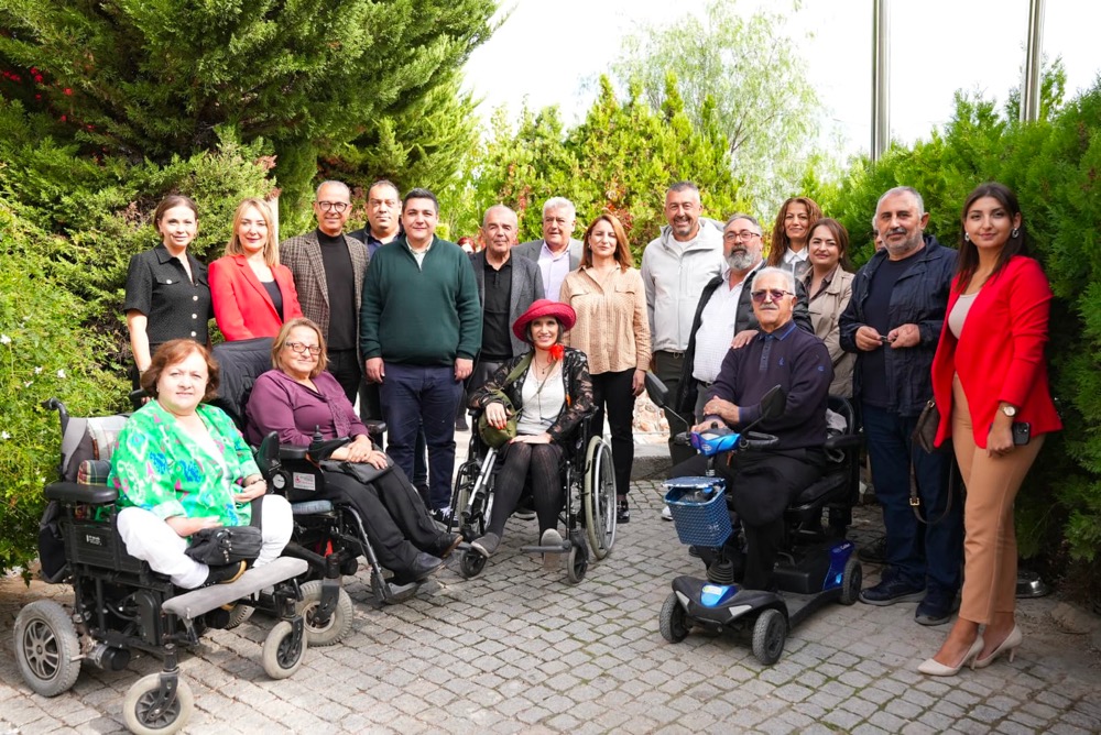 Çeşme Belediyesi Alaçatı Ek Hizmet Binası Kırmızı Bayrak Ödülü Aldıphoto 2025 10 31 15 24 27