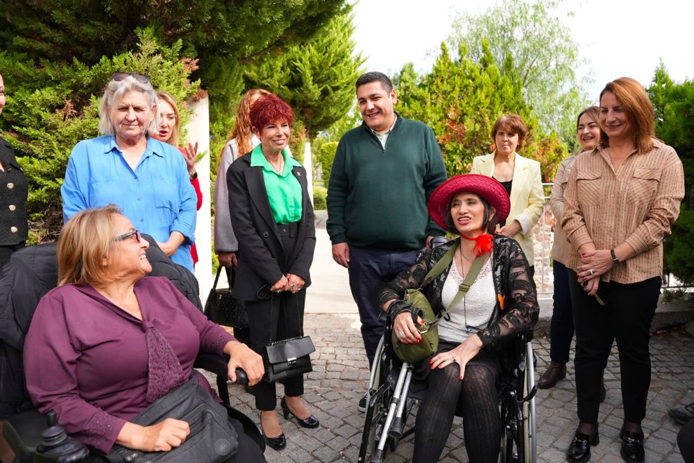 Çeşme Belediyesi Alaçatı Ek Hizmet Binası Kırmızı Bayrak Ödülü Aldıphoto 2025 10 31 15 24 37