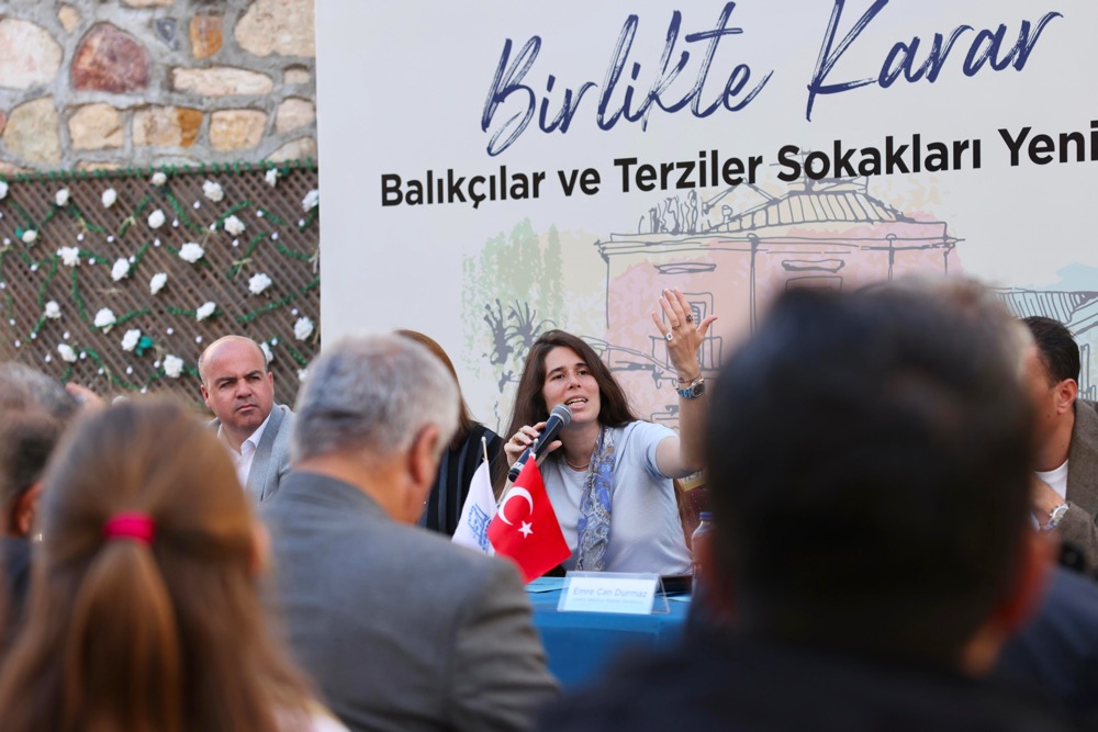 Çeşme Belediyesi, Balıkçılar Ve Terziler Sokağı Yenileme Projesini Esnafla Paylaştıphoto 2025 11 13 15 44 48 3