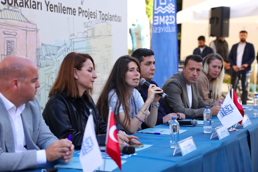 Çeşme Belediyesi, Balıkçılar Ve Terziler Sokağı Yenileme Projesini Esnafla Paylaştıphoto 2025 11 13 15 44 48 4