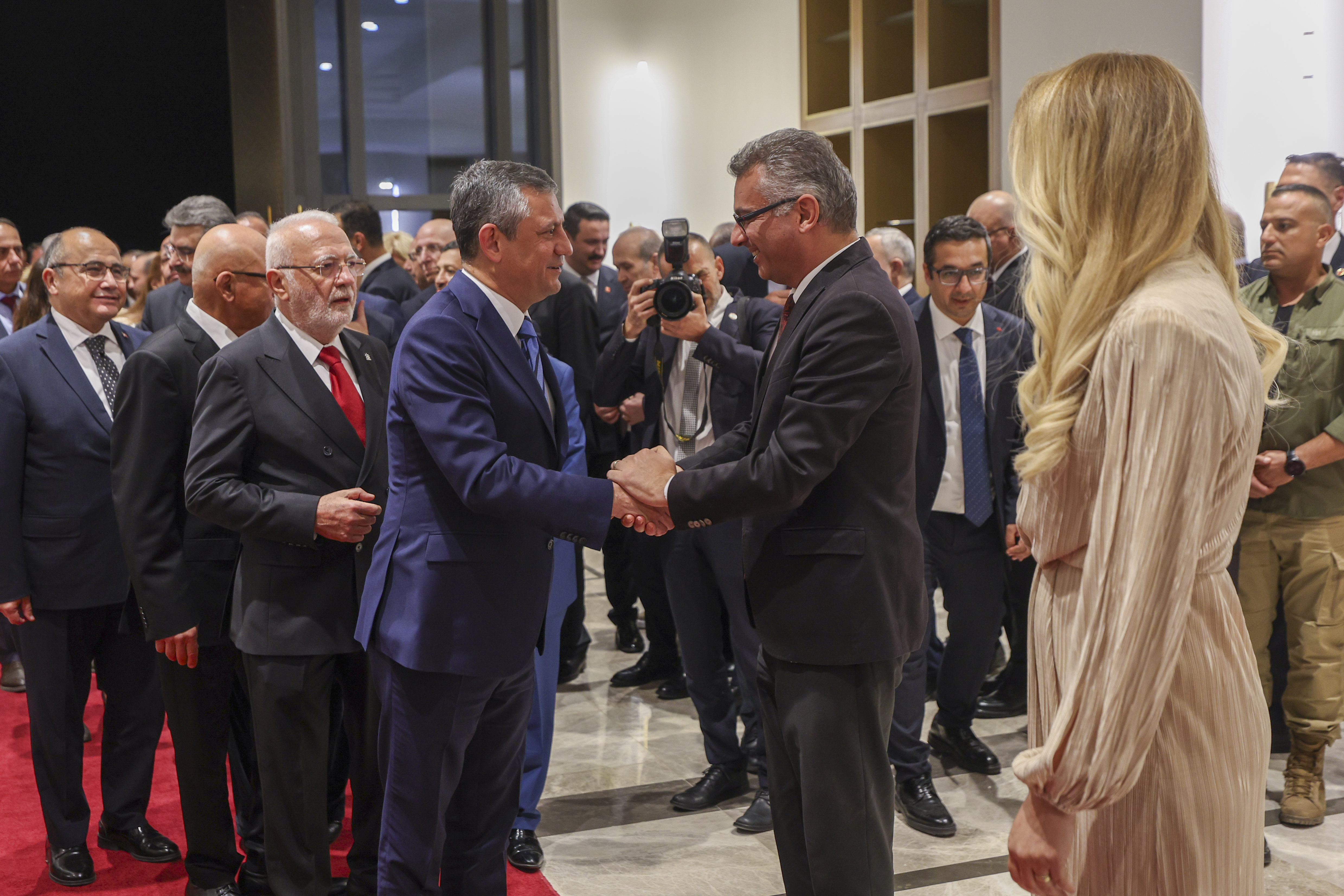 Gün boyu çeşitli temaslarda bulundu