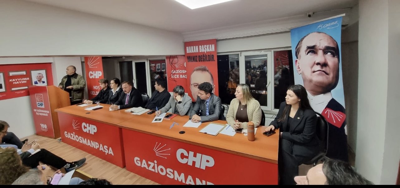 Kılıçdaroğlu'nun fotosu yazıyla kapatıldı