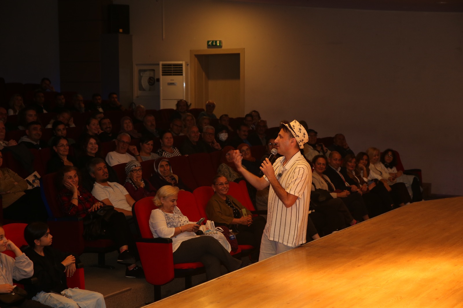 Çiğli’de Öğretmenler Günü Sahnede Kutlandı