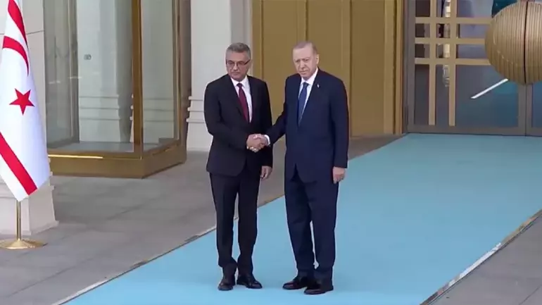 Cumhurbaşkanı Erdoğan, Kktccumhurbaşkanı Erhürman’ı Resmi Törenle Karşıladı