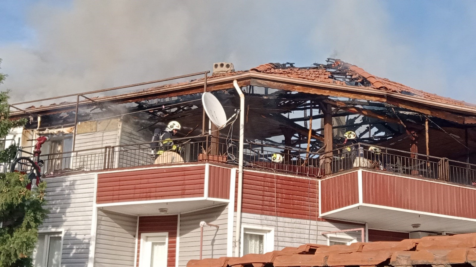 Bir saatlik çabayla can kaybı önledi: 5 vatandaş güvende