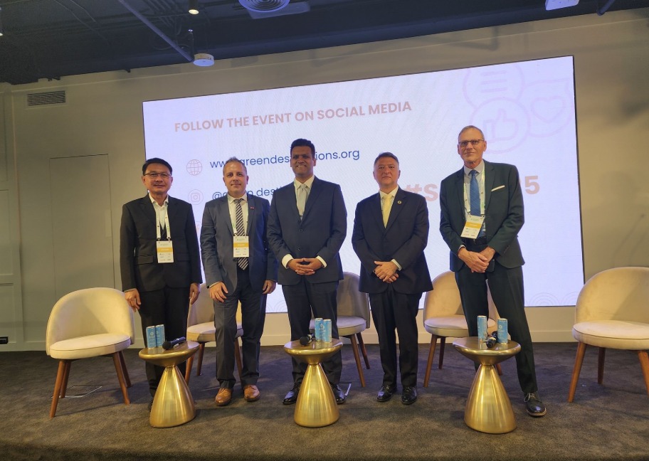 Sürdürülebilir yollar panelinde İzmir temsil edildi