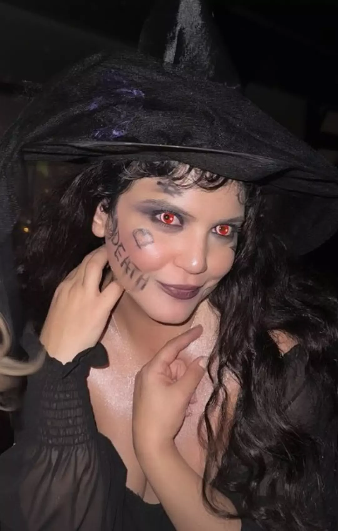 Feyza Civelek Cadılar Bayramı