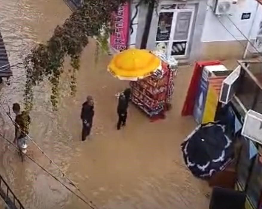 Foça Deniz Suyu Renk Değiştirdii