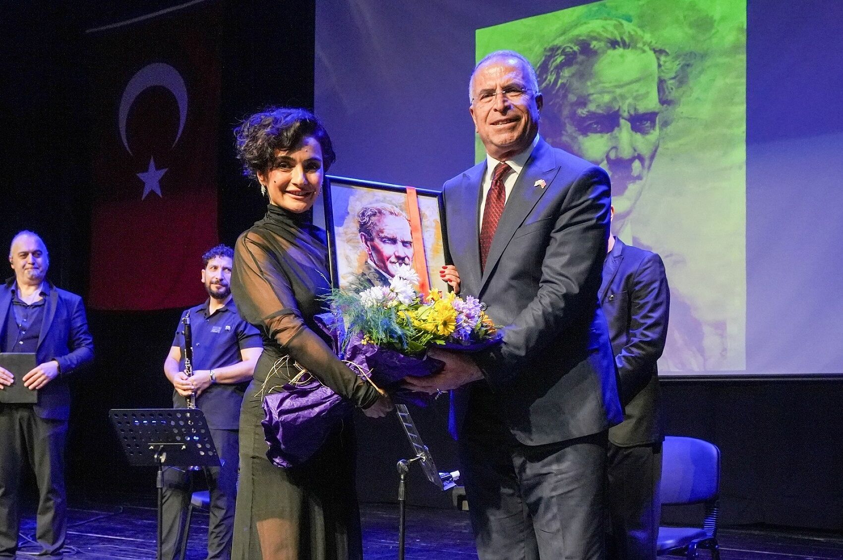 Gaziemir Belediyesi Atatürk’ü Sevdiği Şarkılarla Andı (8)