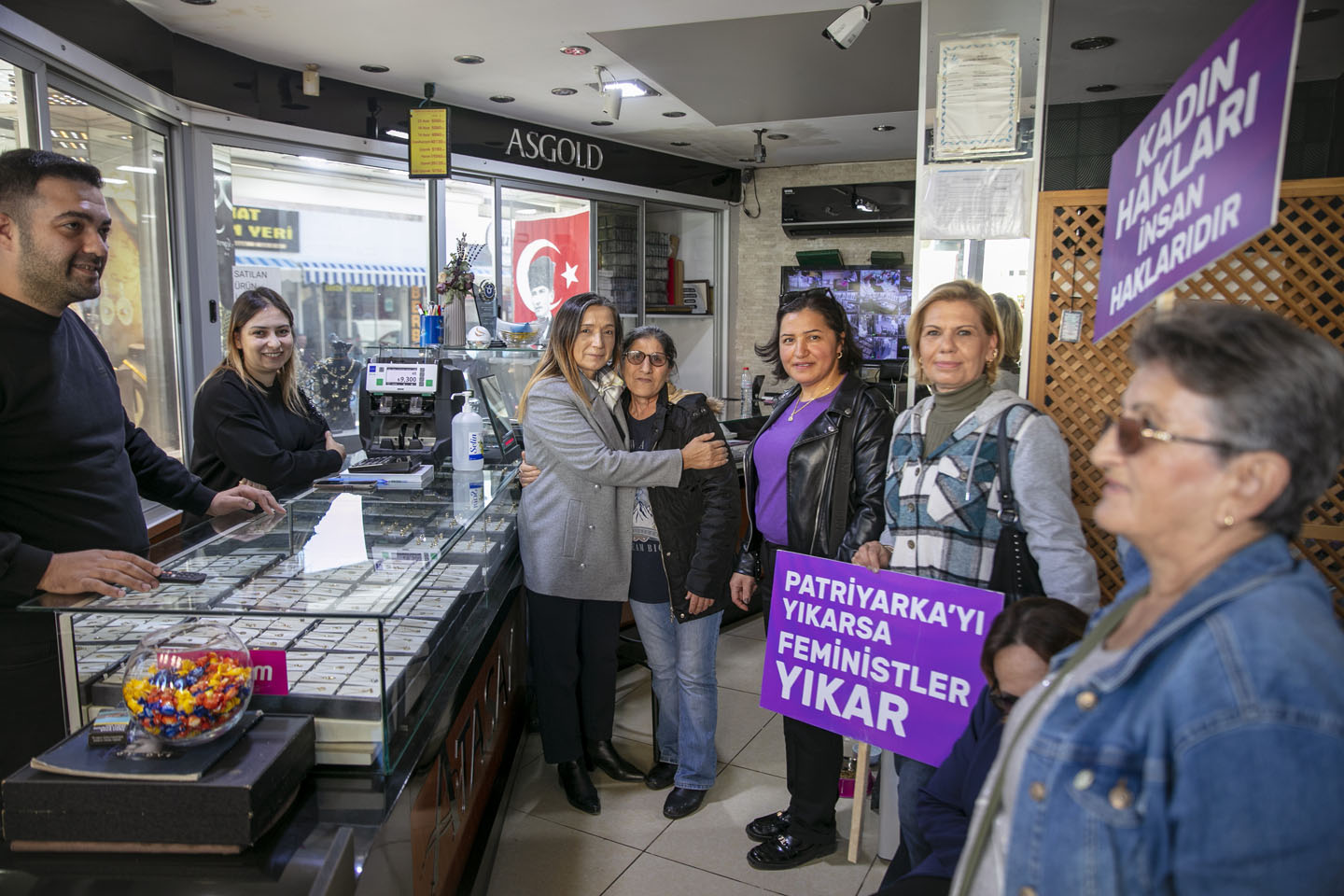 Güzelbahçe’de Öğretmenler Gününe Özel Anlamlı Ziyaret!1
