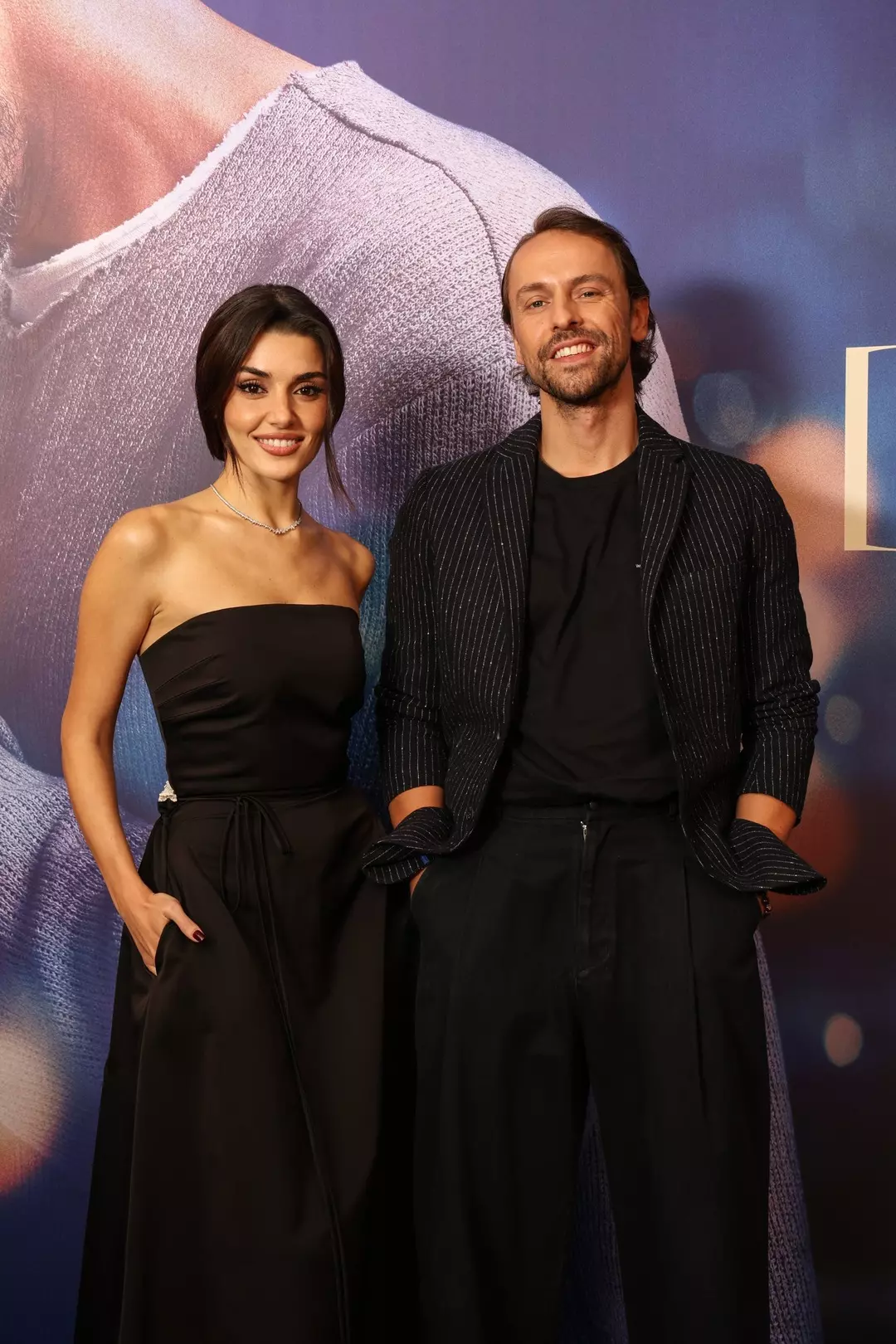 Makyaj ve saç stiliyle övgü topladı