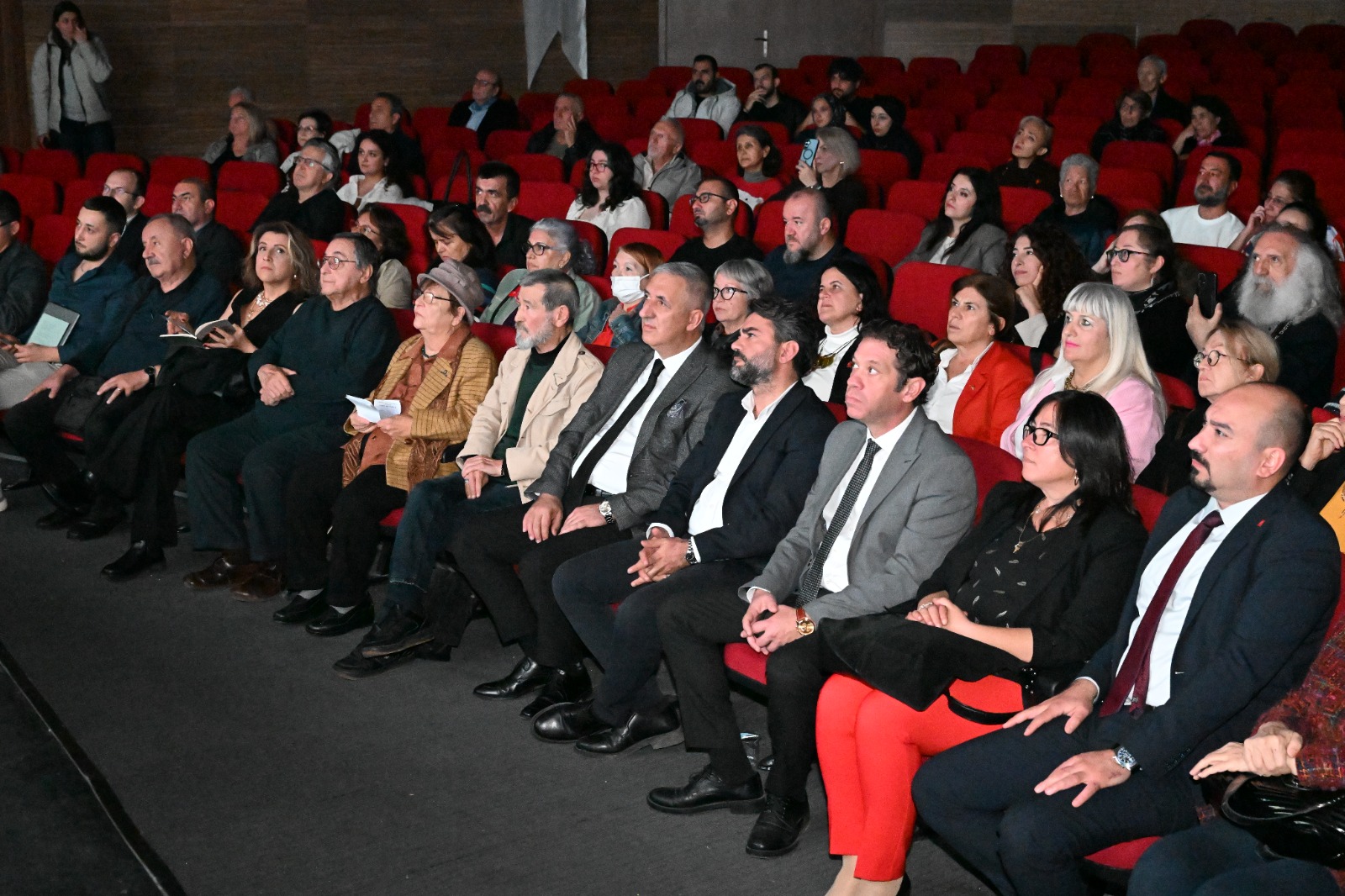 İlhan Berk Ödülü Genç Şaire Gitti Oğulcan Kütük Ödülün Sahibi Oldu (1)