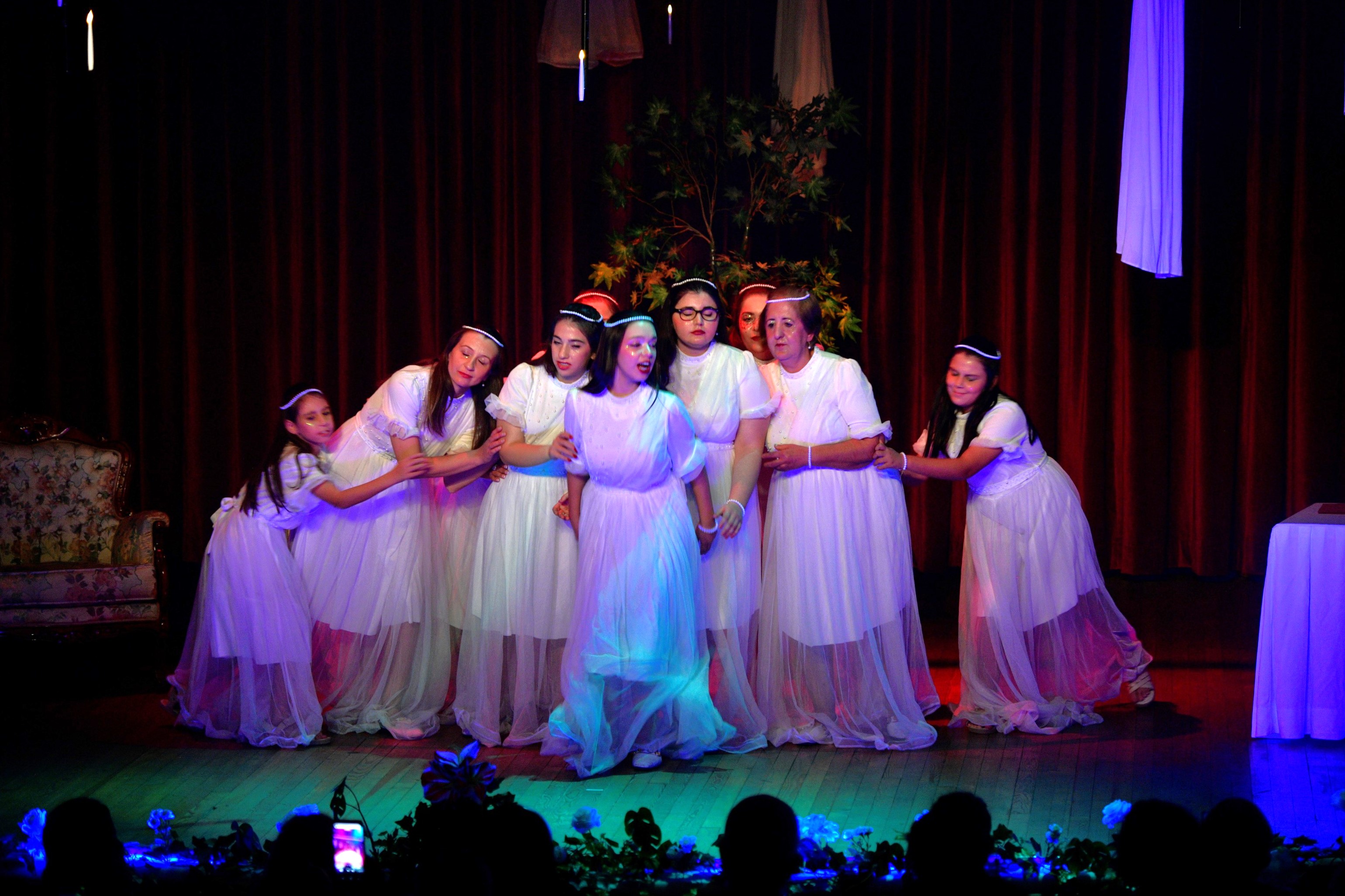 İzmir Bornova'da “Sevgi Elçileri” Tiyatro Oyunu